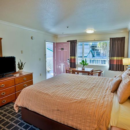 Creekside Inn & Suites Willits Ngoại thất bức ảnh