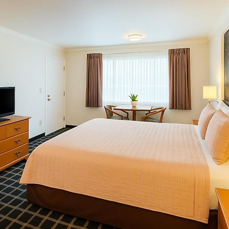 Creekside Inn & Suites Willits Ngoại thất bức ảnh