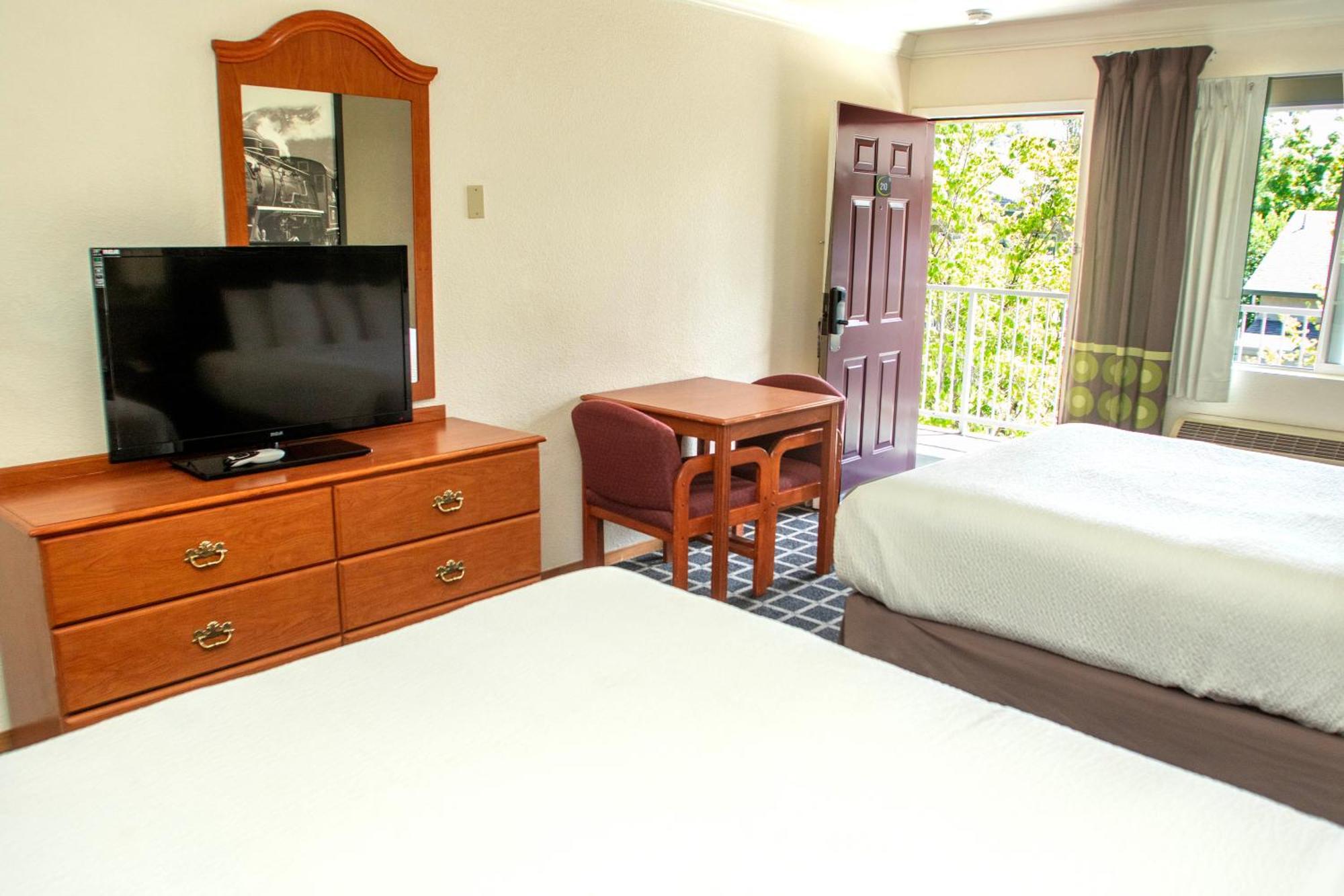 Creekside Inn & Suites Willits Ngoại thất bức ảnh