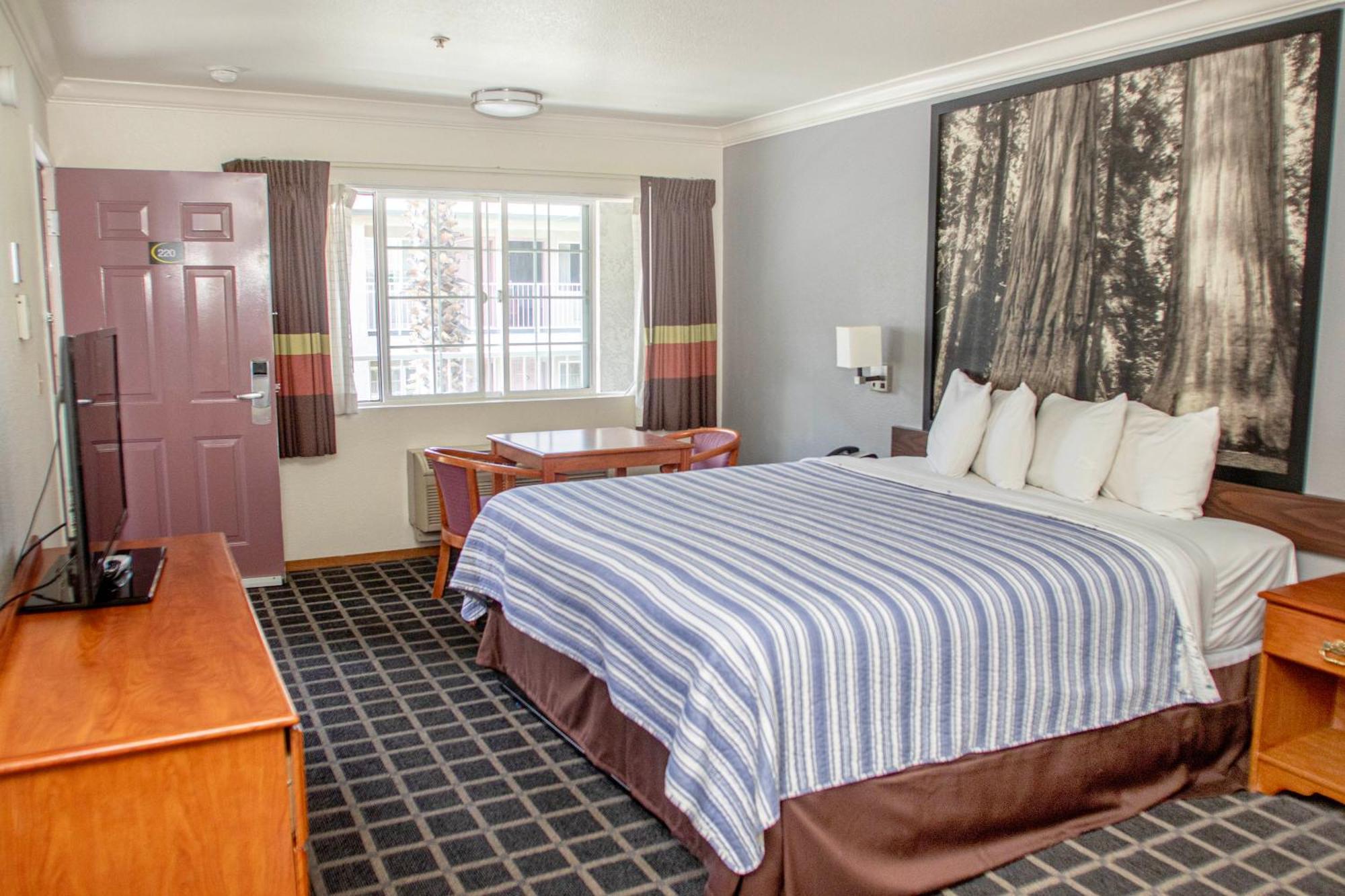Creekside Inn & Suites Willits Ngoại thất bức ảnh