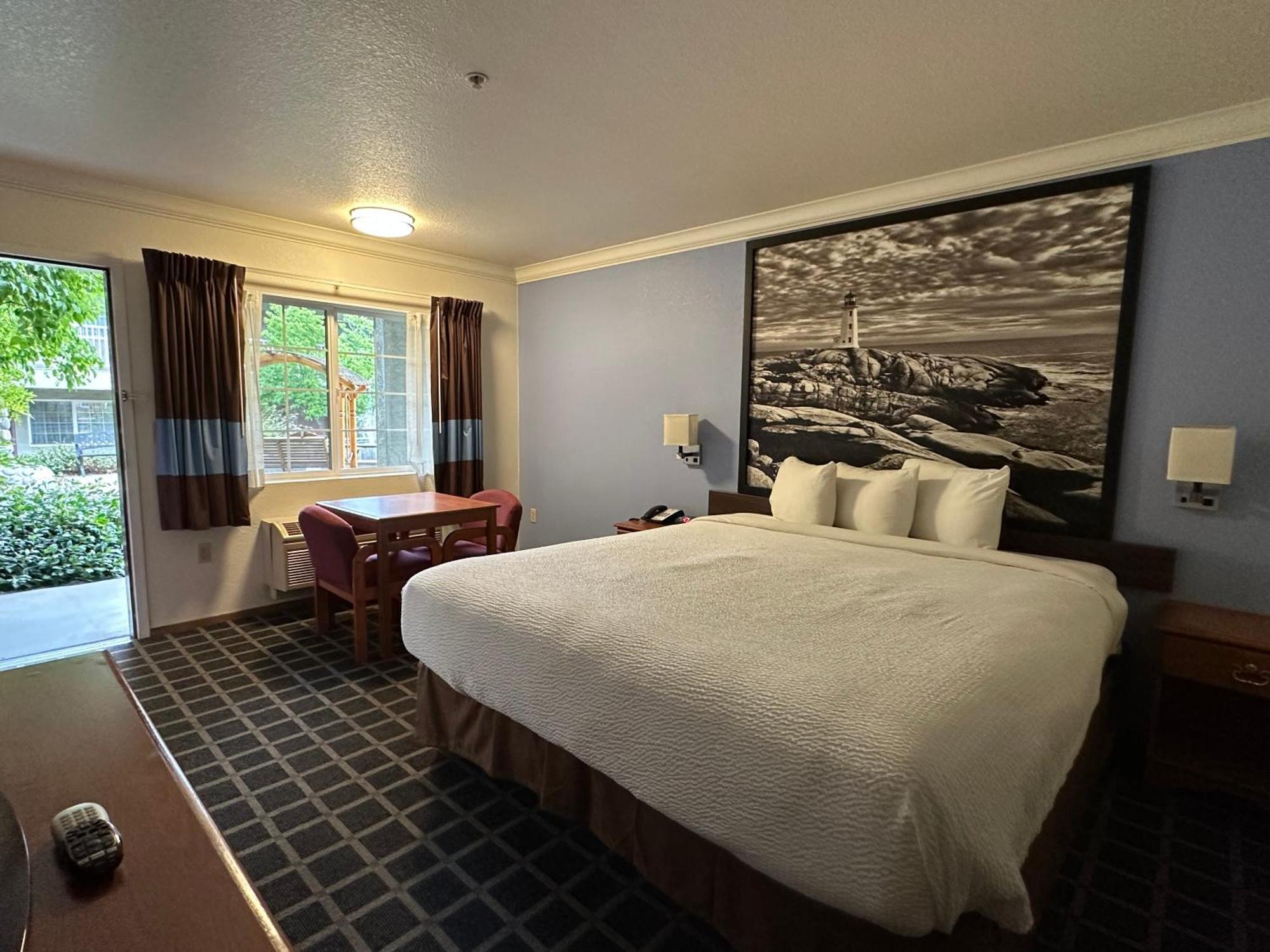 Creekside Inn & Suites Willits Ngoại thất bức ảnh
