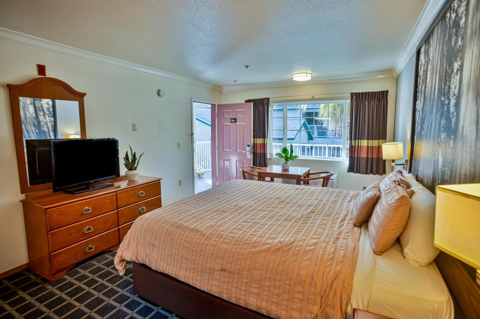 Creekside Inn & Suites Willits Ngoại thất bức ảnh