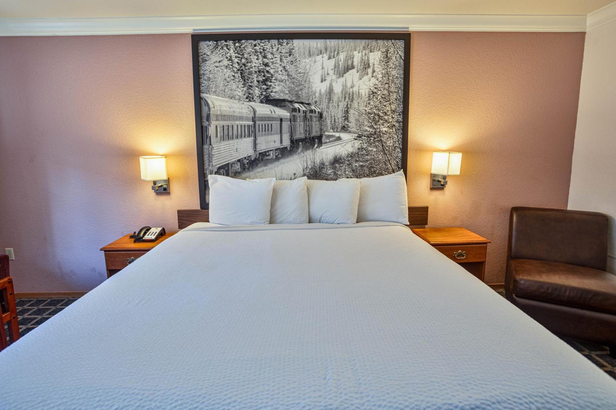 Creekside Inn & Suites Willits Ngoại thất bức ảnh