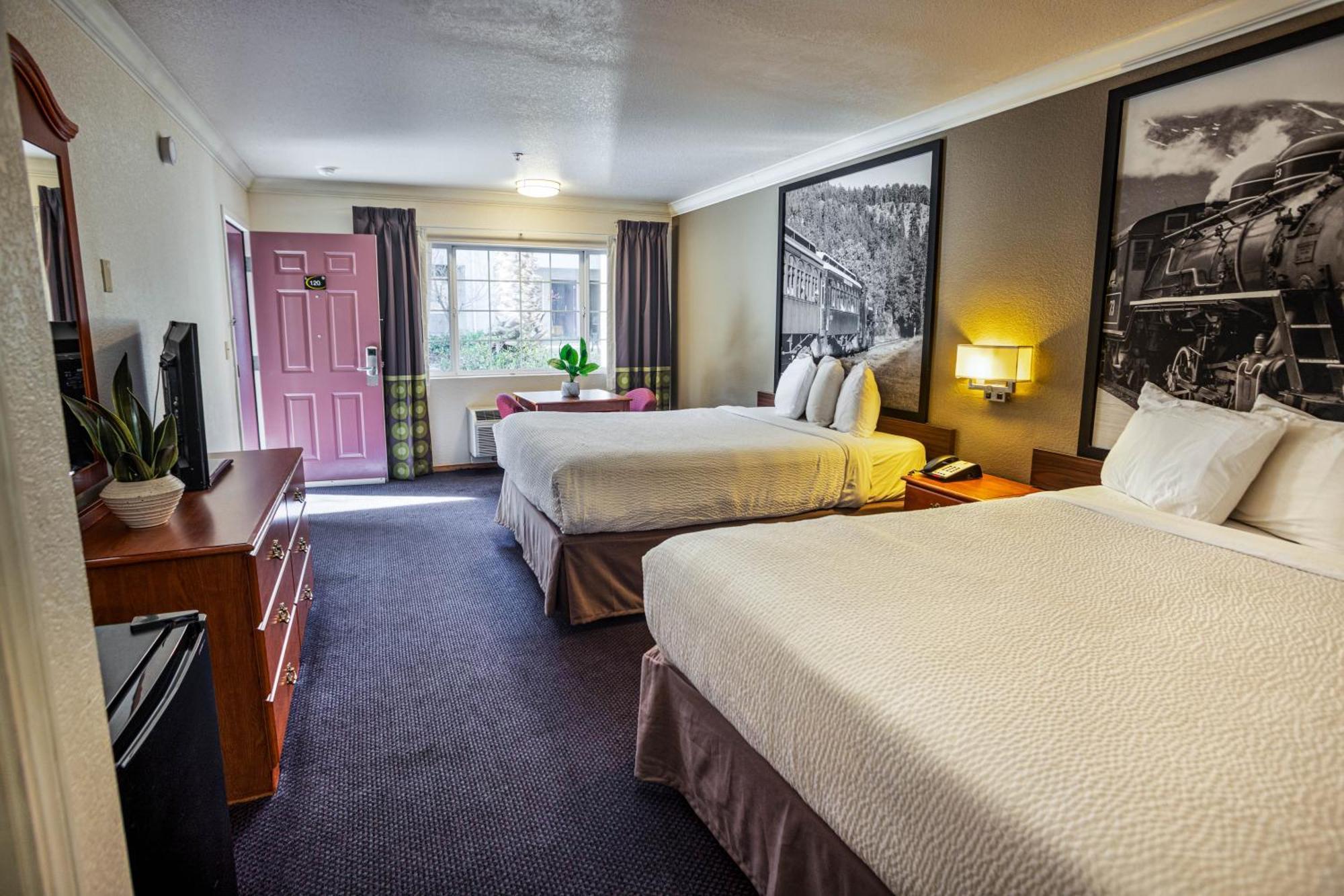 Creekside Inn & Suites Willits Ngoại thất bức ảnh
