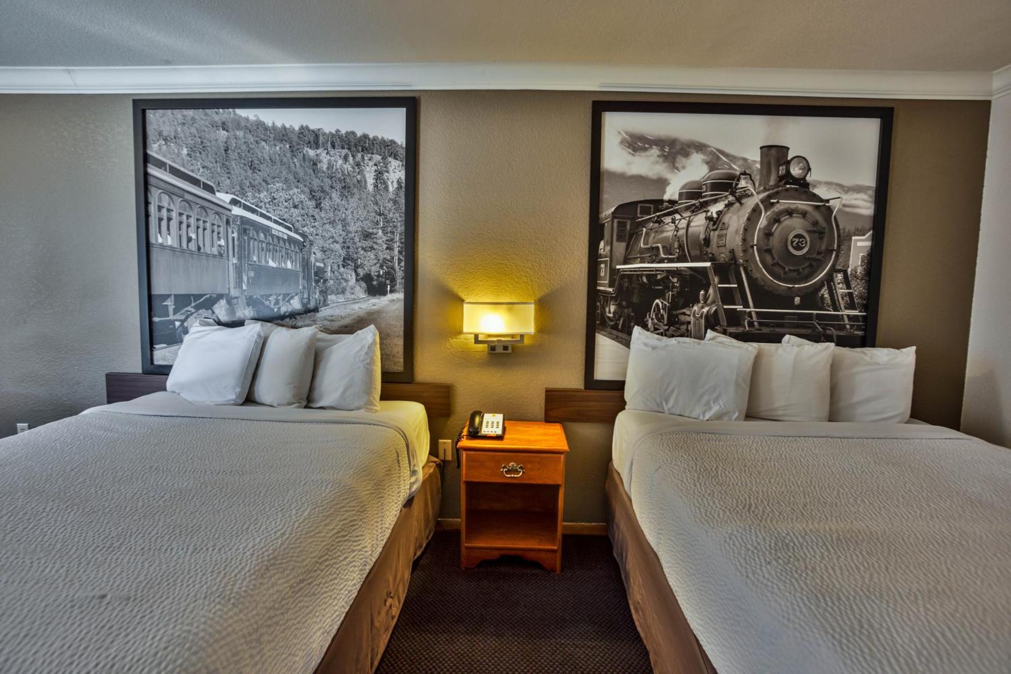Creekside Inn & Suites Willits Ngoại thất bức ảnh