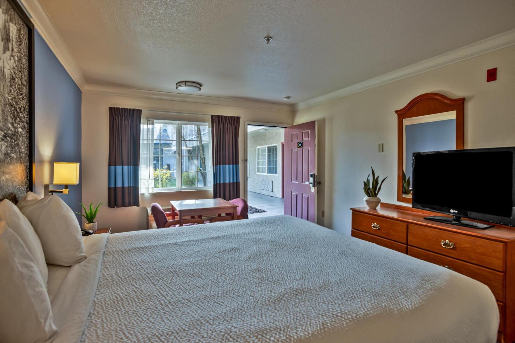 Creekside Inn & Suites Willits Ngoại thất bức ảnh