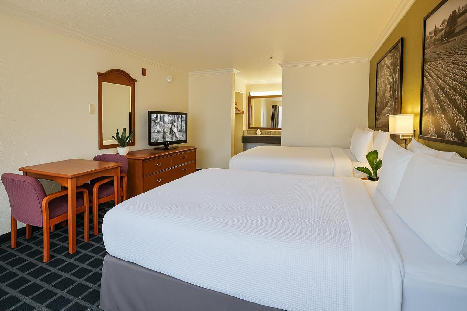 Creekside Inn & Suites Willits Ngoại thất bức ảnh