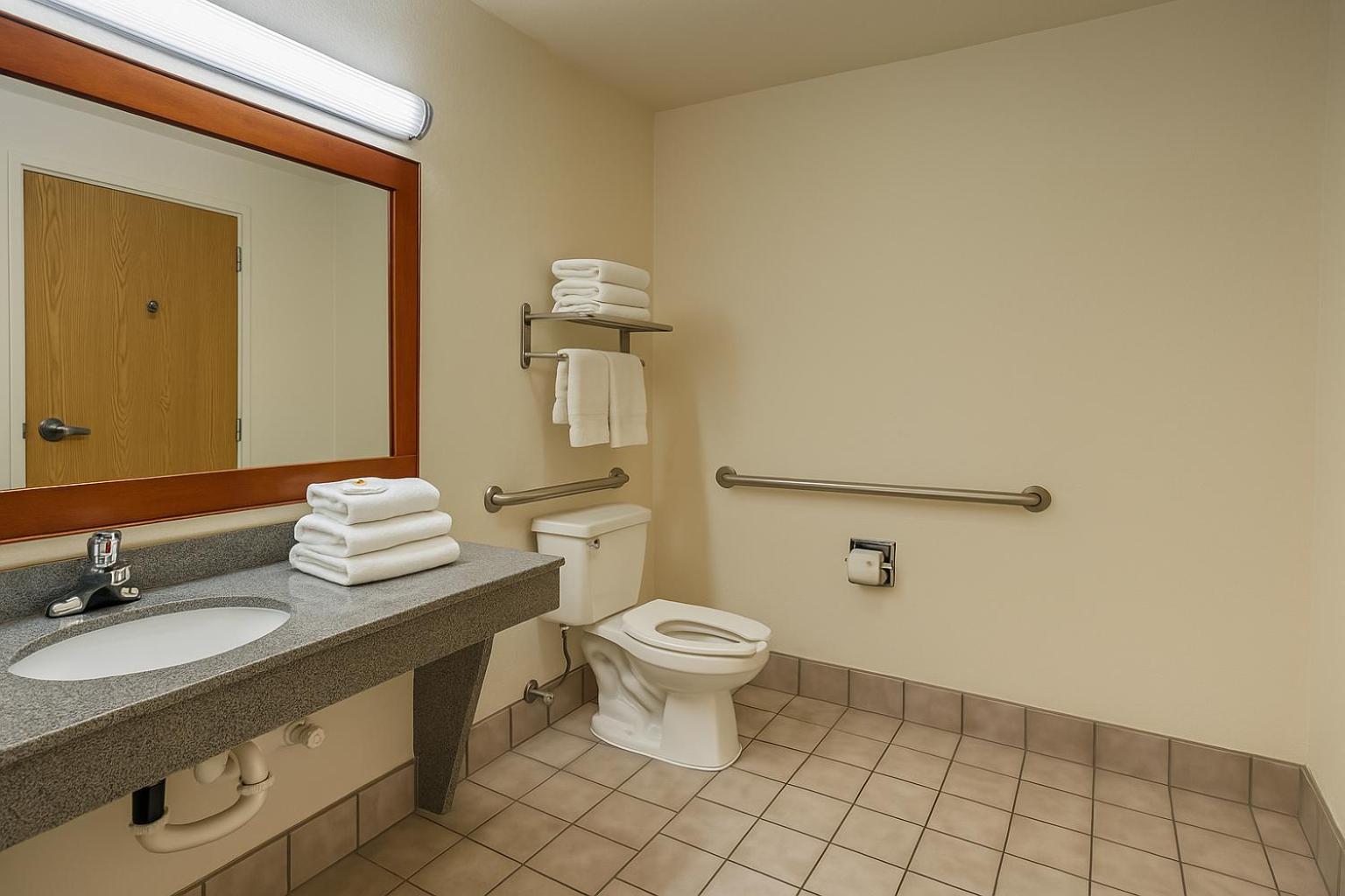 Creekside Inn & Suites Willits Ngoại thất bức ảnh