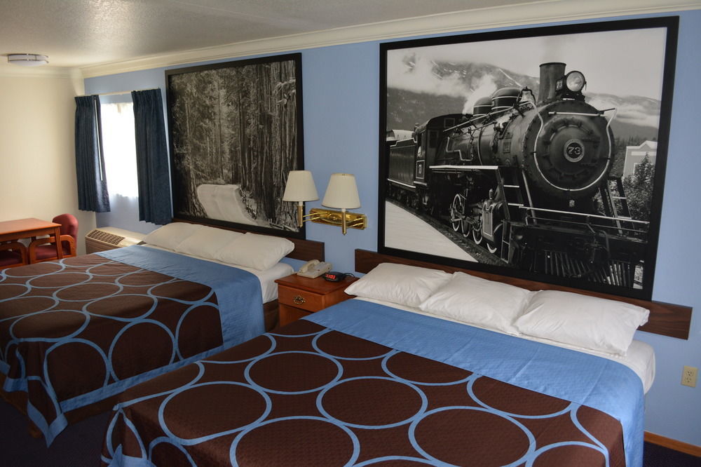 Creekside Inn & Suites Willits Ngoại thất bức ảnh